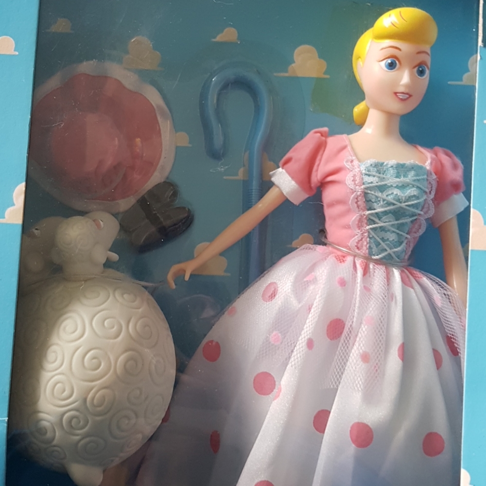 1995 Bo Peep poseable doll with sheep